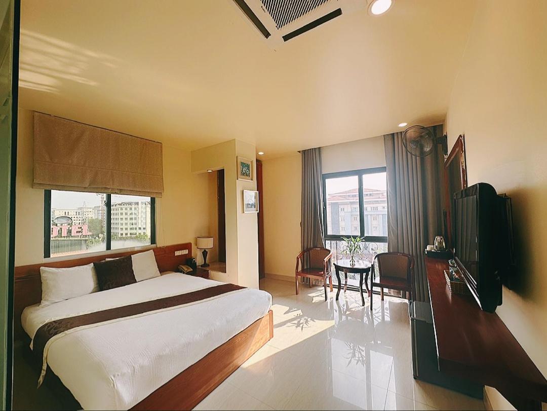 Hanoi B Hotel & Travel - 5 Mins Hoan Kiem Lake Esterno foto